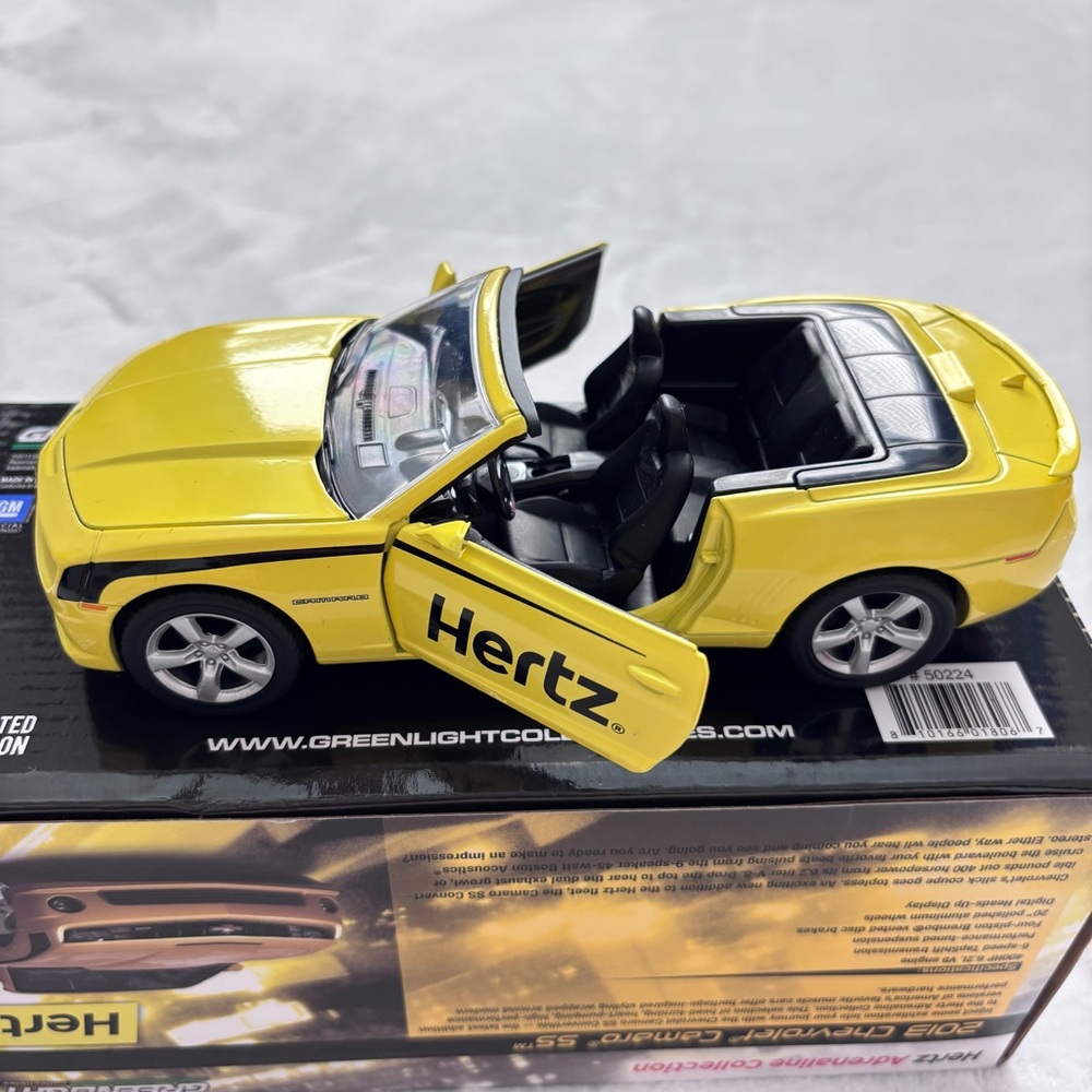 GREENLIGHT Hertz Adrenaline Collection 2013 Chevy Camaro Convertible Model Car